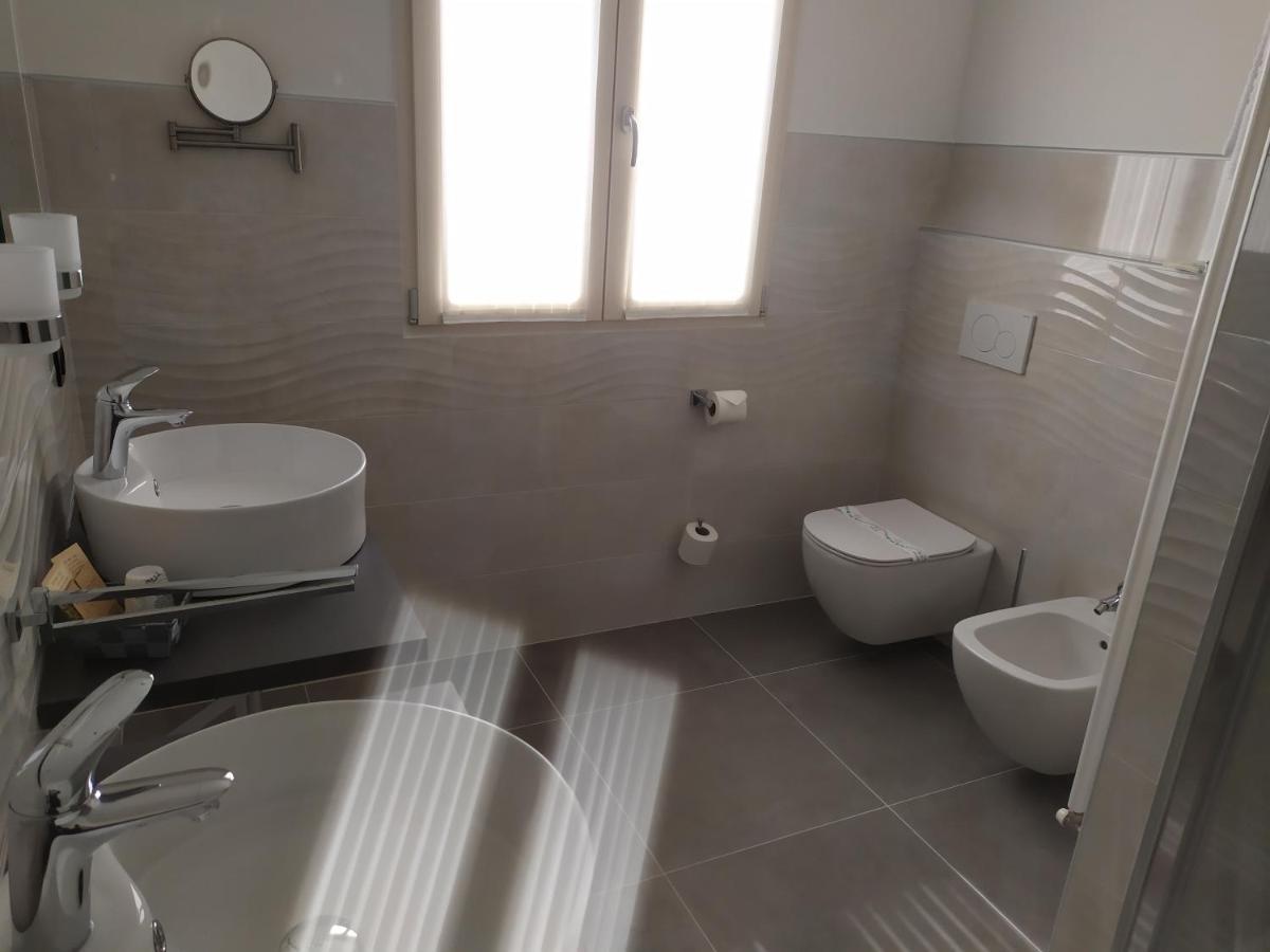 Garda Diamant Bed and Breakfast Desenzano del Garda Exteriör bild