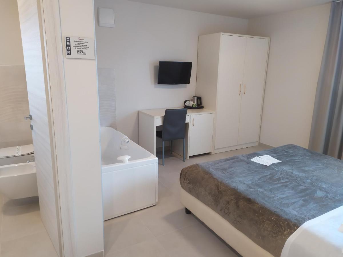 Garda Diamant Bed and Breakfast Desenzano del Garda Exteriör bild