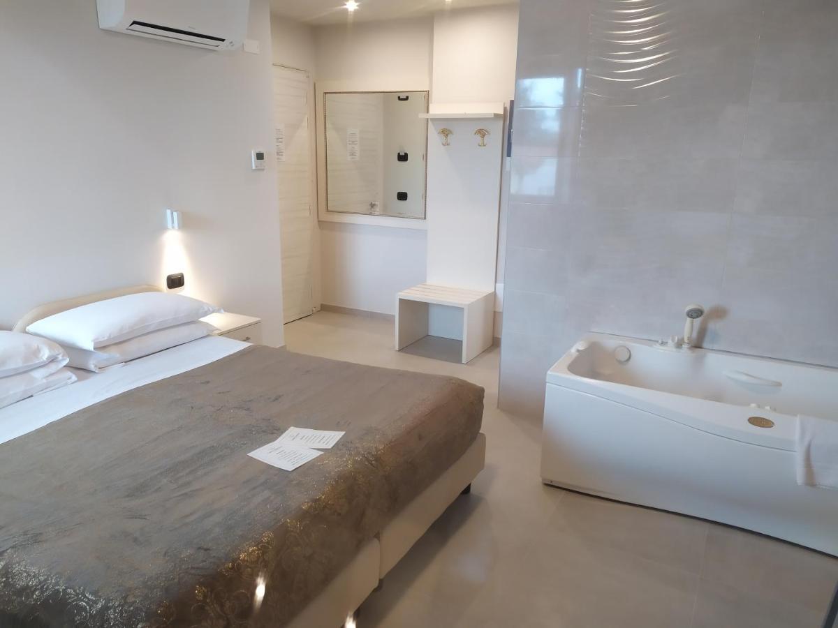 Garda Diamant Bed and Breakfast Desenzano del Garda Exteriör bild