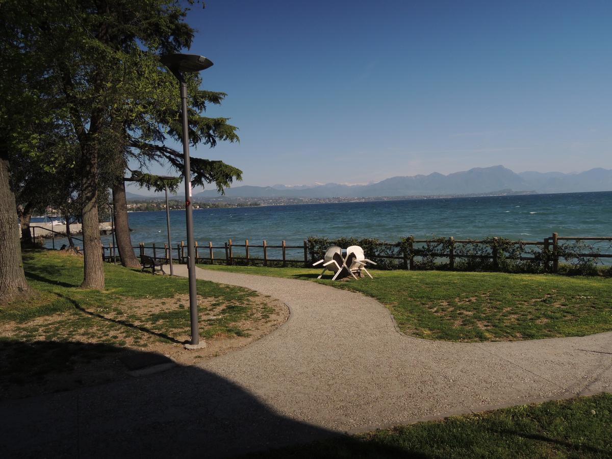 Garda Diamant Bed and Breakfast Desenzano del Garda Exteriör bild