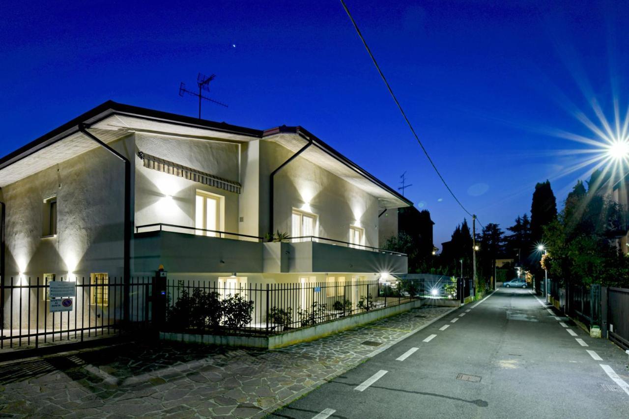 Garda Diamant Bed and Breakfast Desenzano del Garda Exteriör bild