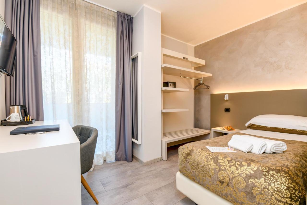 Garda Diamant Bed and Breakfast Desenzano del Garda Exteriör bild