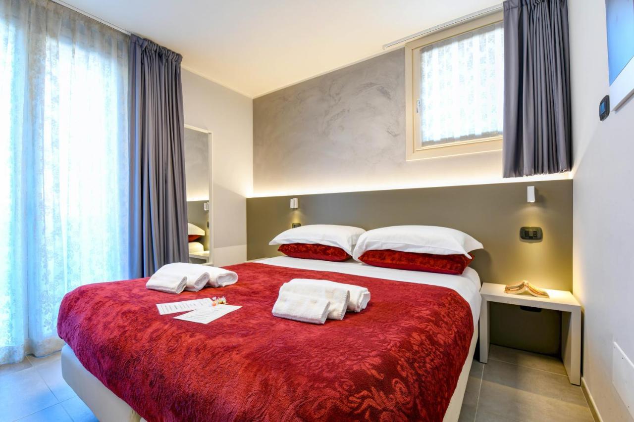 Garda Diamant Bed and Breakfast Desenzano del Garda Exteriör bild