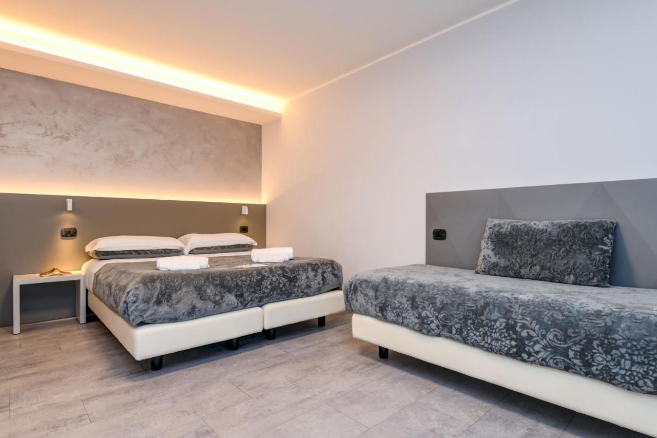Garda Diamant Bed and Breakfast Desenzano del Garda Exteriör bild