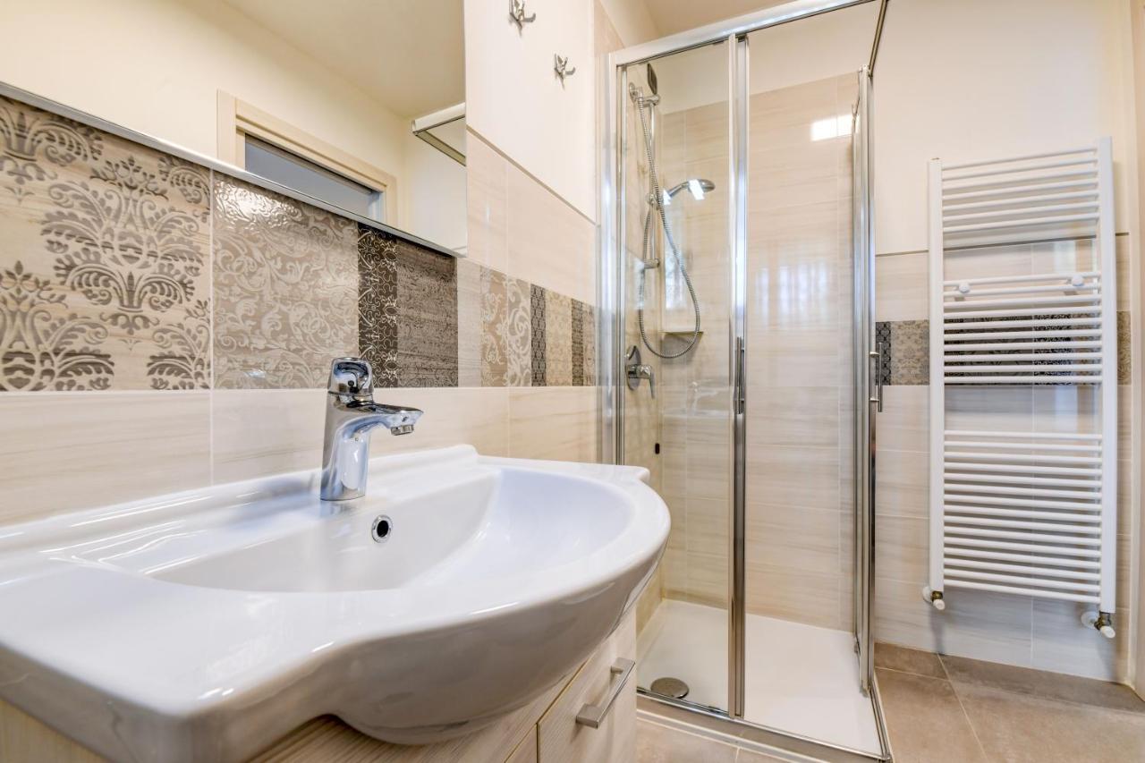 Garda Diamant Bed and Breakfast Desenzano del Garda Exteriör bild