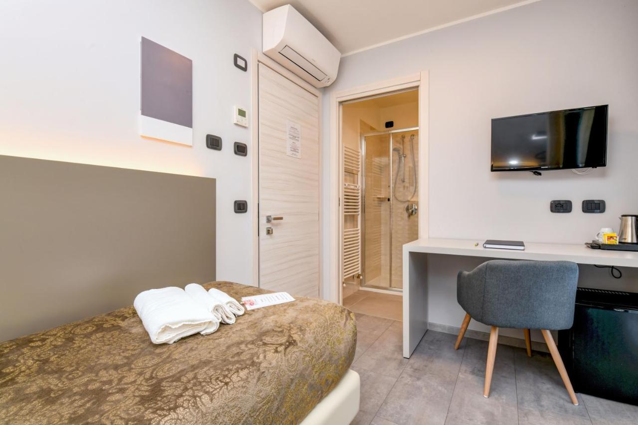 Garda Diamant Bed and Breakfast Desenzano del Garda Exteriör bild