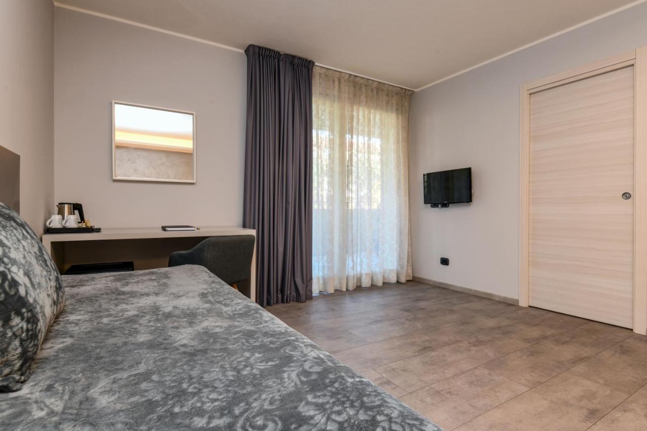 Garda Diamant Bed and Breakfast Desenzano del Garda Exteriör bild